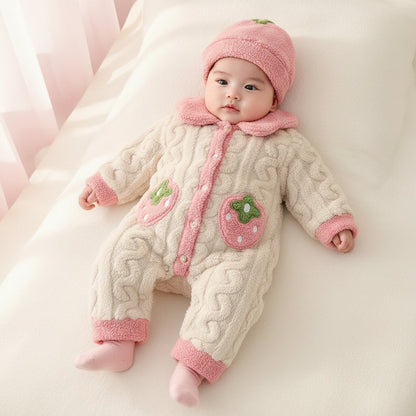 Bébé fille 6 mois en barboteuse polaire fraise crème et rose chapeau fraise assorti - Choupinoo