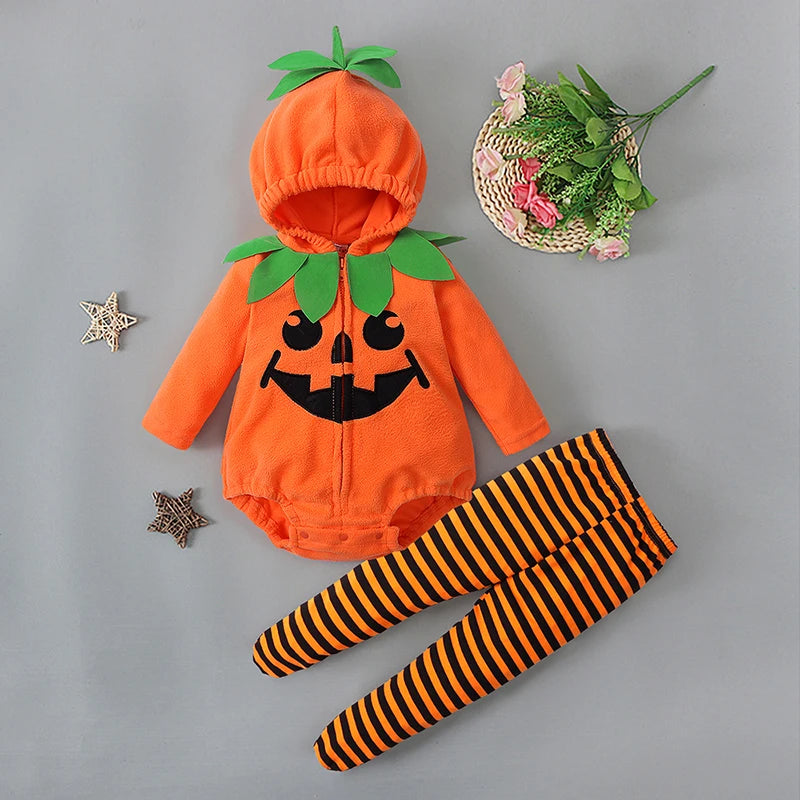 bébé déguisé en citrouille pour Halloween – barboteuse orange à capuche