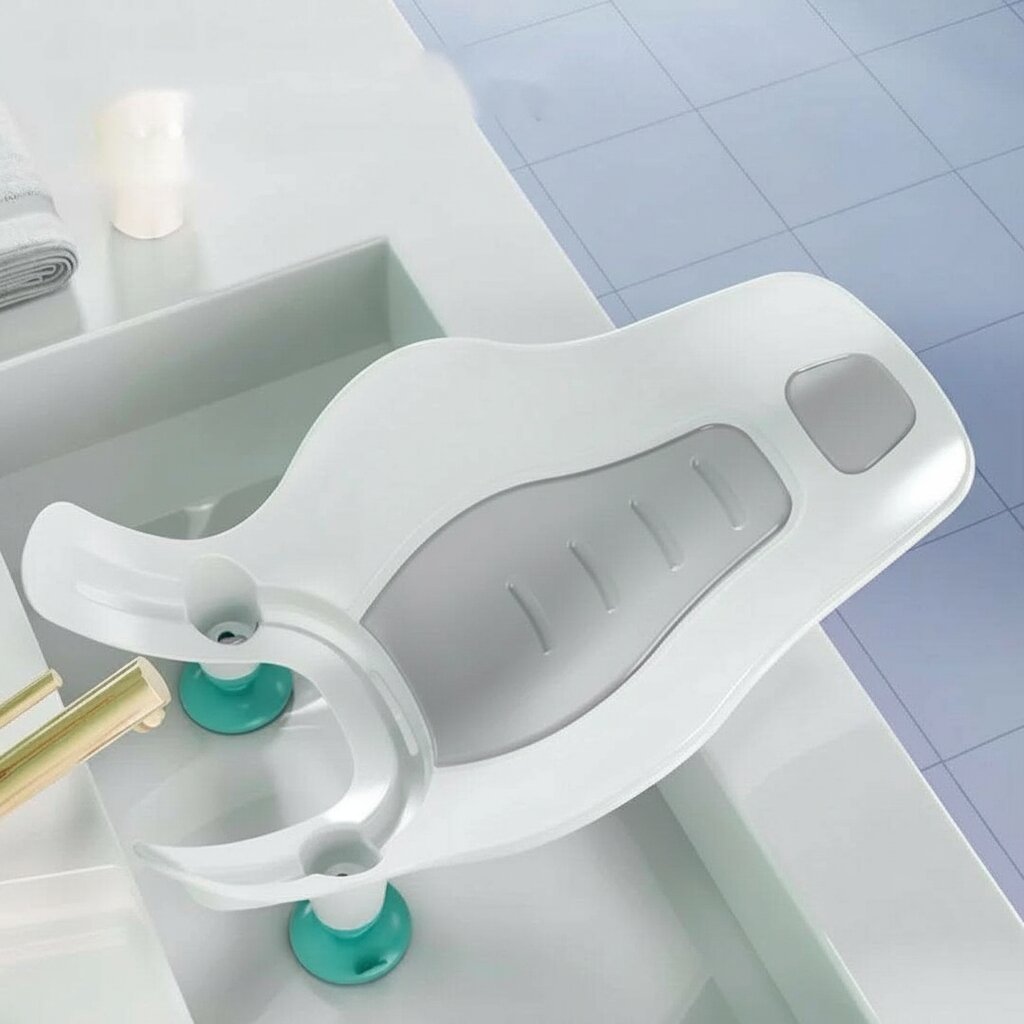 Transat de bain bebe blanc et gris pose sur le bord d une baignoire avec ventouses teal - Choupinoo
