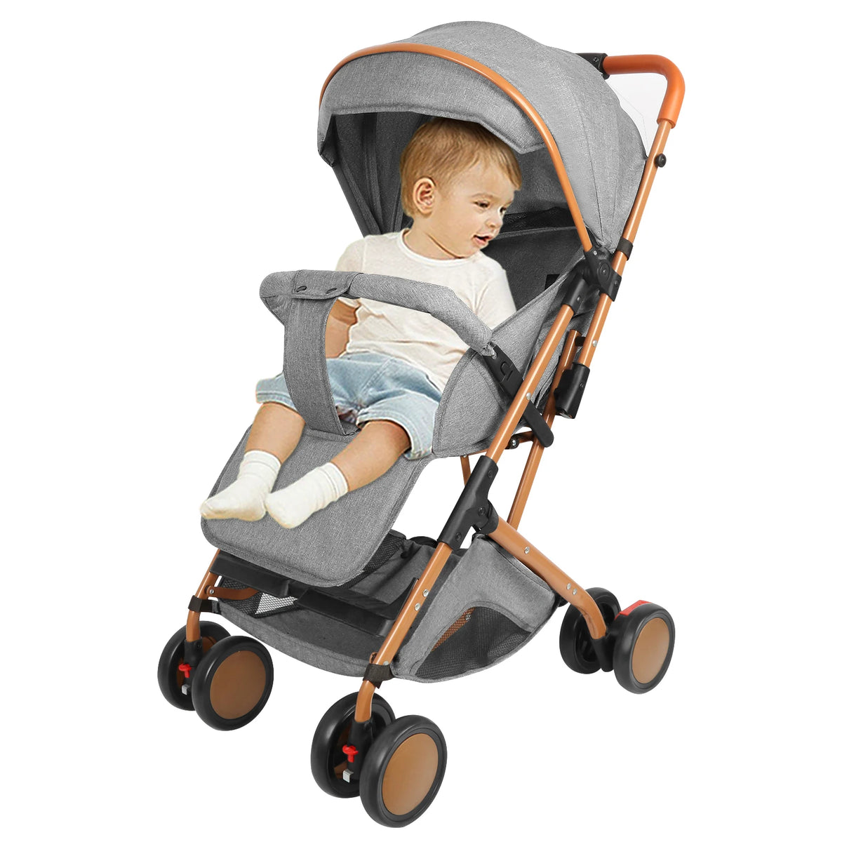 Bébé installé dans la poussette légère vacances grise cadre doré - Choupinoo