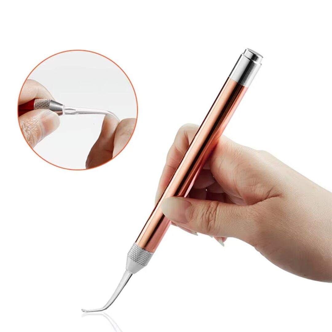 Cure oreille et pince à épiler de sécurité avec lumière LED - Choupinoo