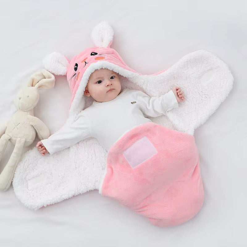 Nid d'ange cosy fille rose bébé naissance vue de dessus nid ouvert capuche lapin - Choupinoo