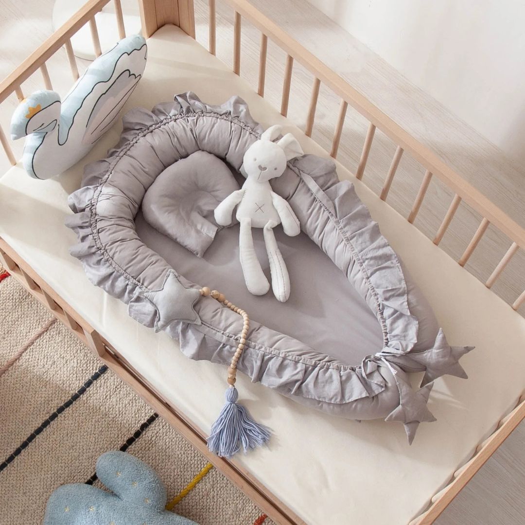 Réducteur de lit bébé étoiles volantes - Choupinoo