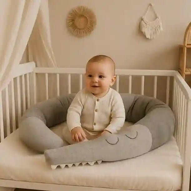 Tour de lit crocodile sécurisé en peluche - Choupinoo